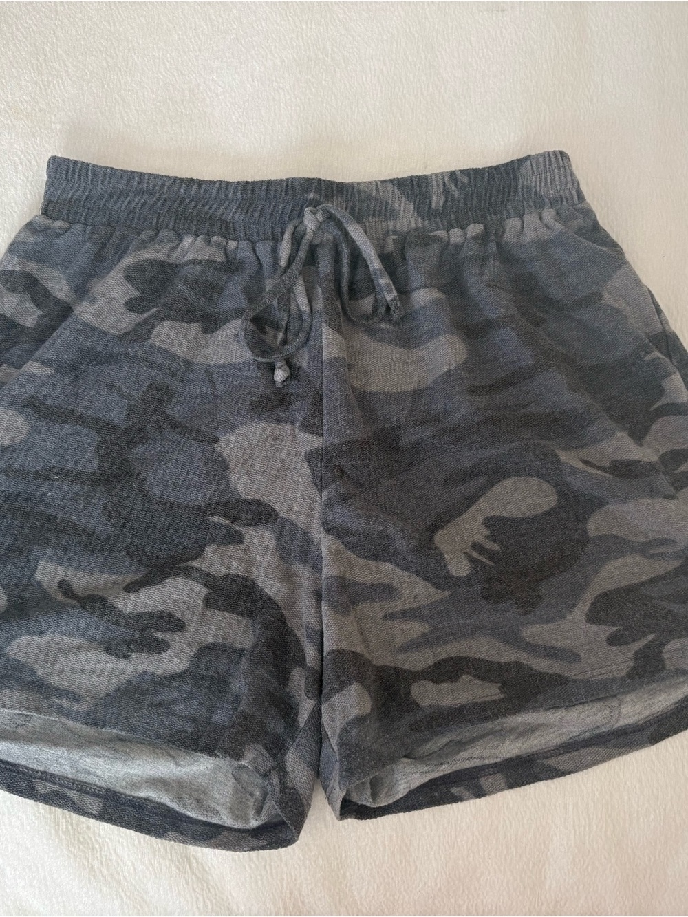 Kim & Cami Gray Camo Elastic Waist Athletic Shorts